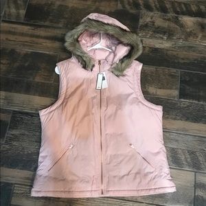 NWT Large Women Pink Vest With Fur